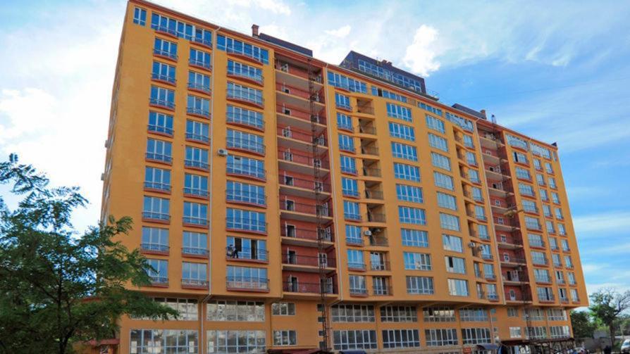 צ'יסינאו Apartment In The Center! Panoramic Windows! Fireplace! מראה חיצוני תמונה